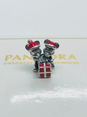 Pandora Disney Mickey Mouse and Minnie Mouse Present Charm